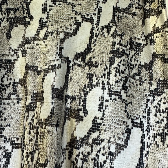 H&M snakeskin satin midi skirt - Picture 4 of 8